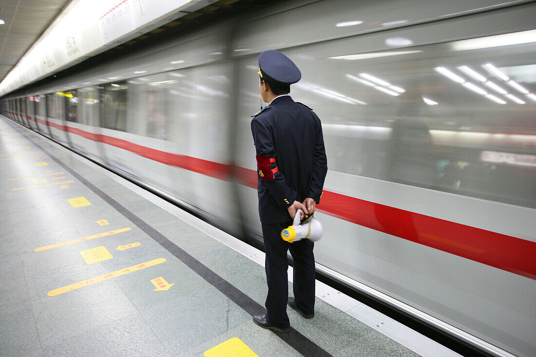 train guard, Metro Shanghai