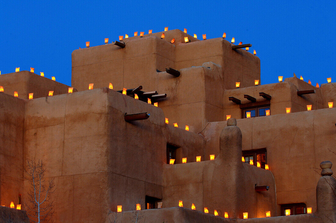 Abendstimmung am Hotel Inn and Spa at Loretto in Santa Fe, New Mexiko, USA