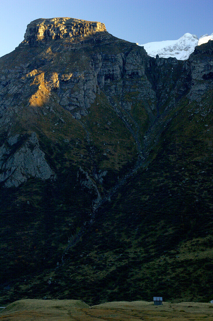 Gebirge unter blauem Himmel, Marmolata, Dolomiten, Italien, Europa