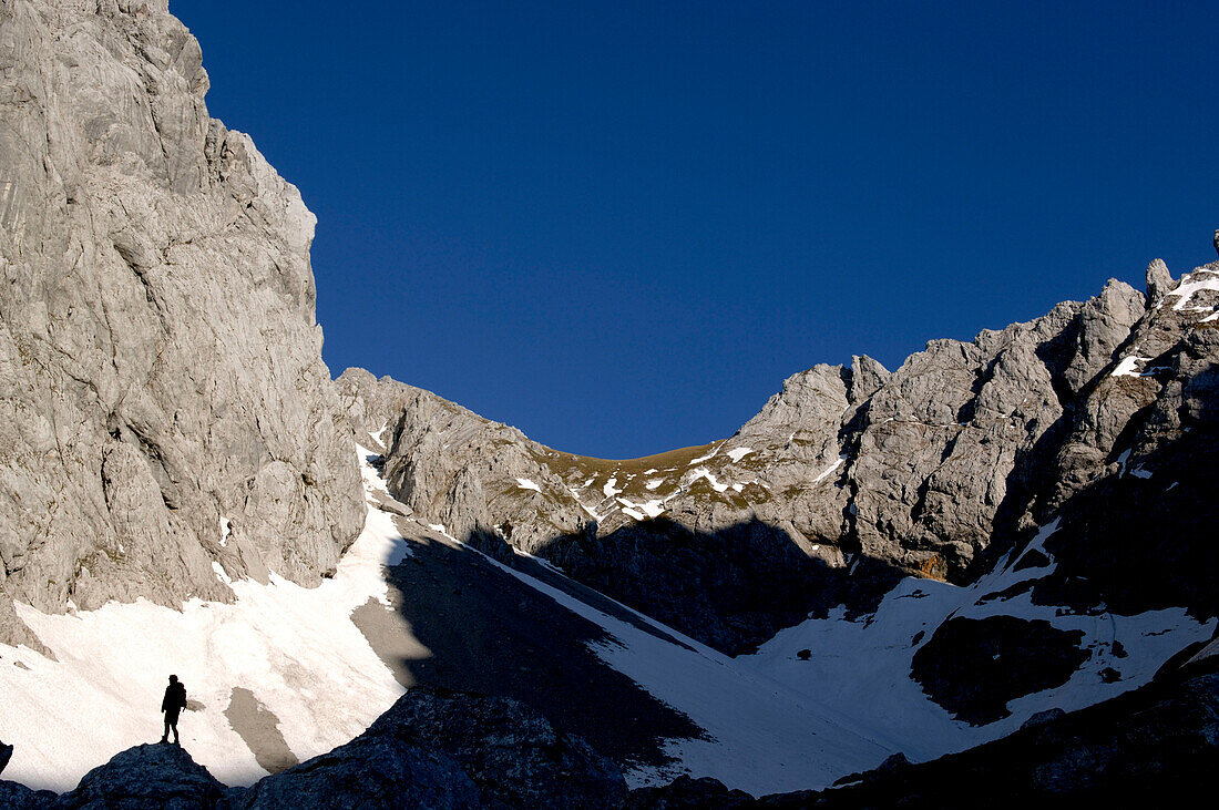 Bergsteiger-Silhouette im Wilden Kaiser