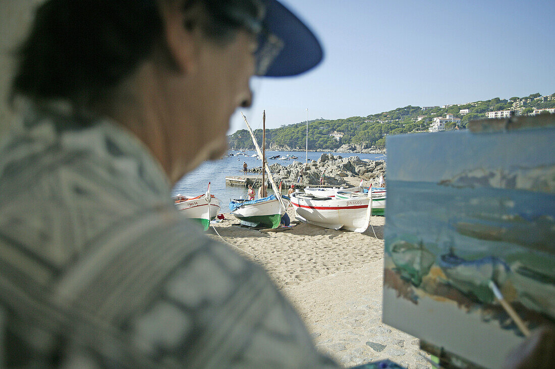 Costa Brava,Künstlerin, Bucht Calella, Costa Brava, Katalonien Spanien