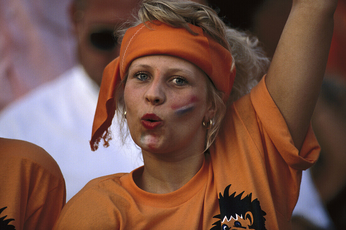 Weiblicher Fußballfan aus Holland