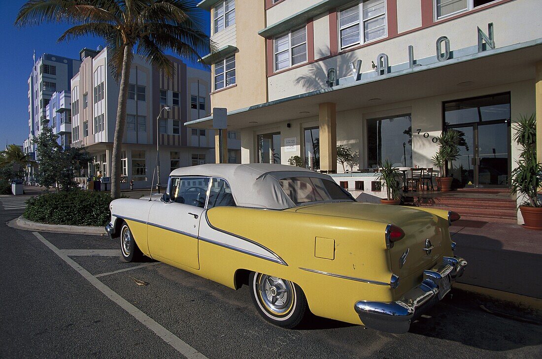 Oldtimer at Art Deco District, Miami, Florida, USA, America