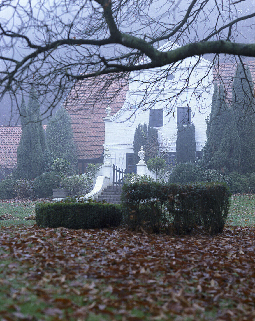 Autumnal garden and villa, Worpswede, Lower Saxony, Germany