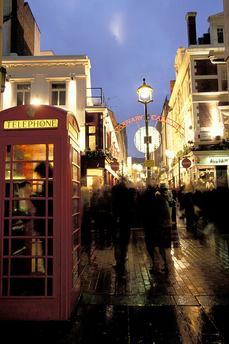 Carnaby Street zur Weihnachtszeit, London, England, Großbritannien