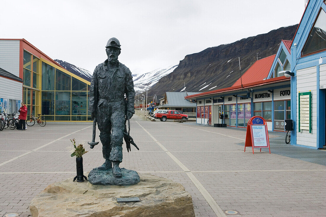 Miner satue, Longyearbyen, Spitsbergen, Norway