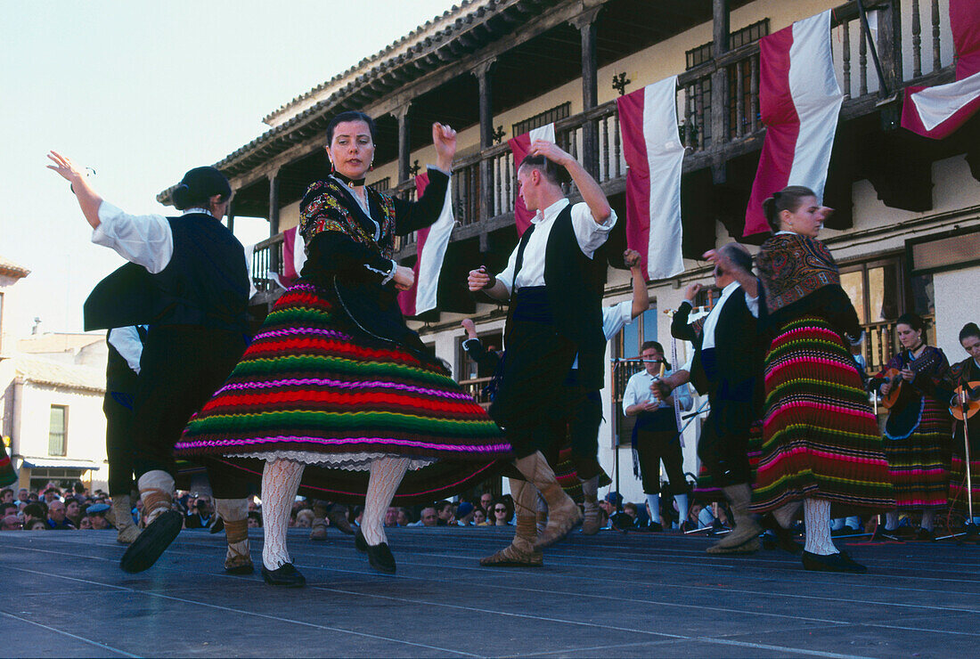 Spanischer Volkstanz,Fest der Safranrose,Consuegra,Provinz Toledo,Kastilien La Mancha,Spanien