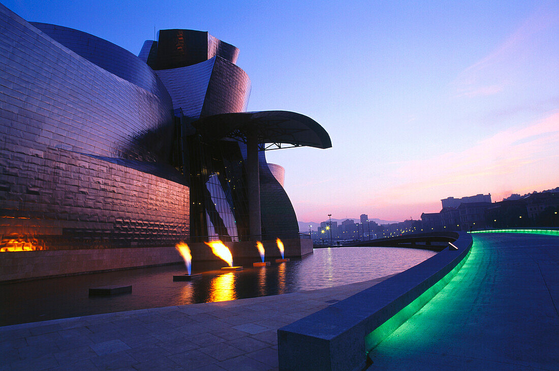 Guggenheim Museum Bilbao, Bilbao, Province Viscaya, Basque Country, Spain