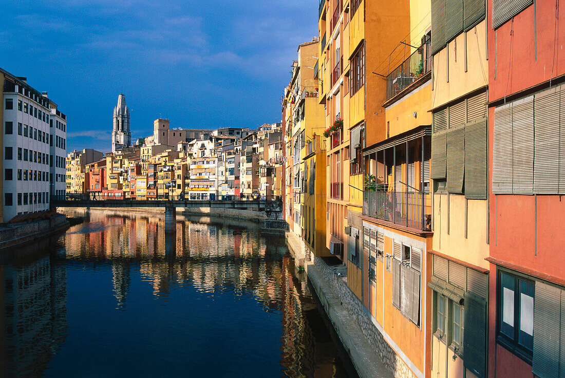 Sankt Feliu,Rio Onyar,Altstadt,Girona,Katalonien,Spanien