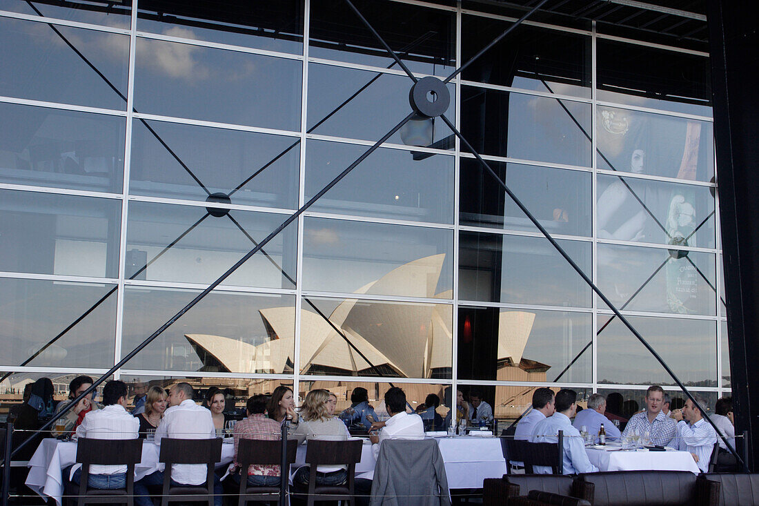 Restaurant, open-air, circular Quay West, Sydney Opera House, state Capital of New South Wales, Sydney, Australia