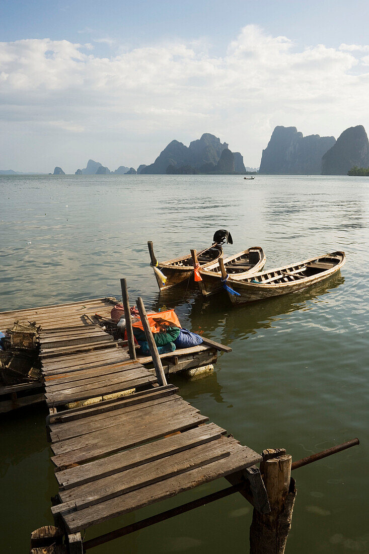 Wooden jetty and boats, Ko Panyi, Muslim fishing village, Phang-Nga Bay, Ao Phang Nga Nation Park, Phang Nga, Thailand