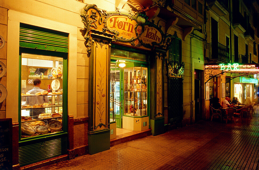 Palmas oldest bakery, Forn d'es Teatre, Placa Weyler, Palma de Mallorca, Mallorca, Spain