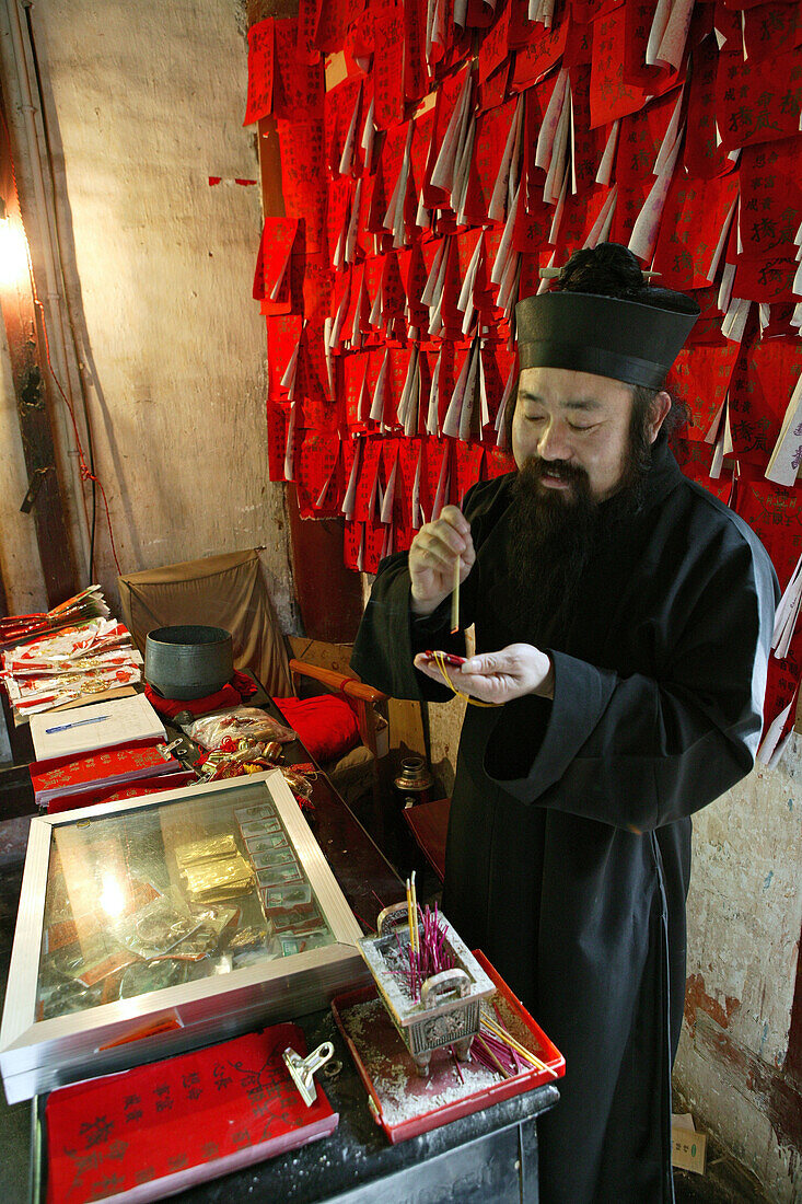 Taoist monk, Grand Temple, Taoist Heng Shan south, Hunan province, Hengshan, Mount Heng, China, Asia