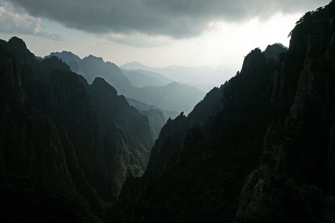 The Grand Canyon of Xihai at sunset, Huang Shan, Anhui province, China, Asia