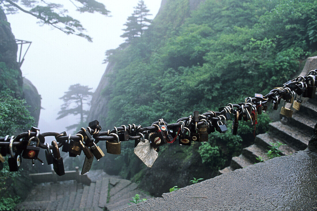 padlocks, locked and the key thrown down the mountain, symbol for couples to pledge faithfulness, mountain, Huang Shan, Anhui province, China, Asia, World Heritage, UNESCO