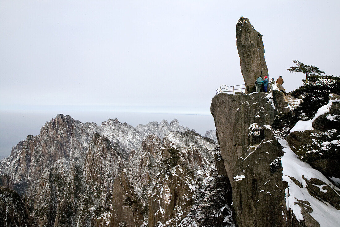 "Im Fluge von anderswo gekommen" Fels, Flying-in-Rock, Huang Shan (Gelber Berg, Yellow Mountain), Anhui province, UNESCO, Weltkulturerbe, China