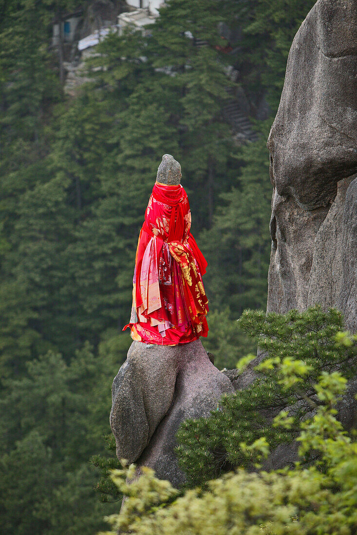 Geschmückte Felsspitze am Guanyin Peak, Göttin der Gnade, Jiuhua Shan, Provinz Anhui, China, Asien