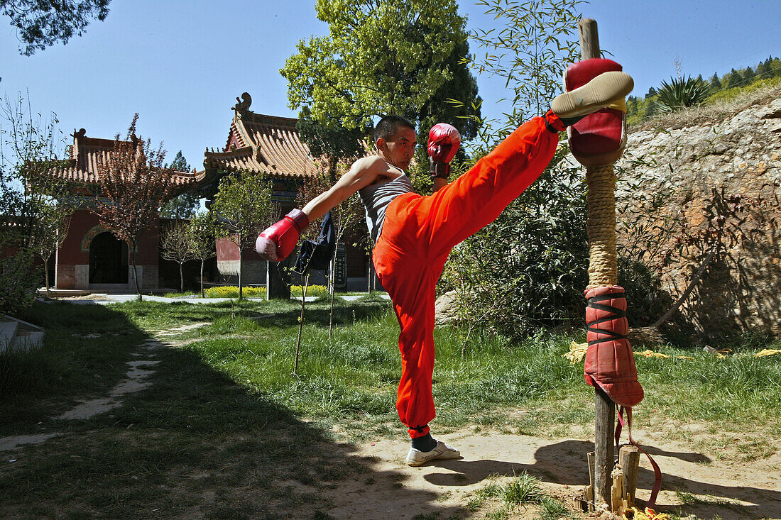 Kungfu Schüler, Song Shan,Kungfu-Schüler, Kickboxen, Training, Fawang Kloster, Songshan, Provinz Henan, China, Asien