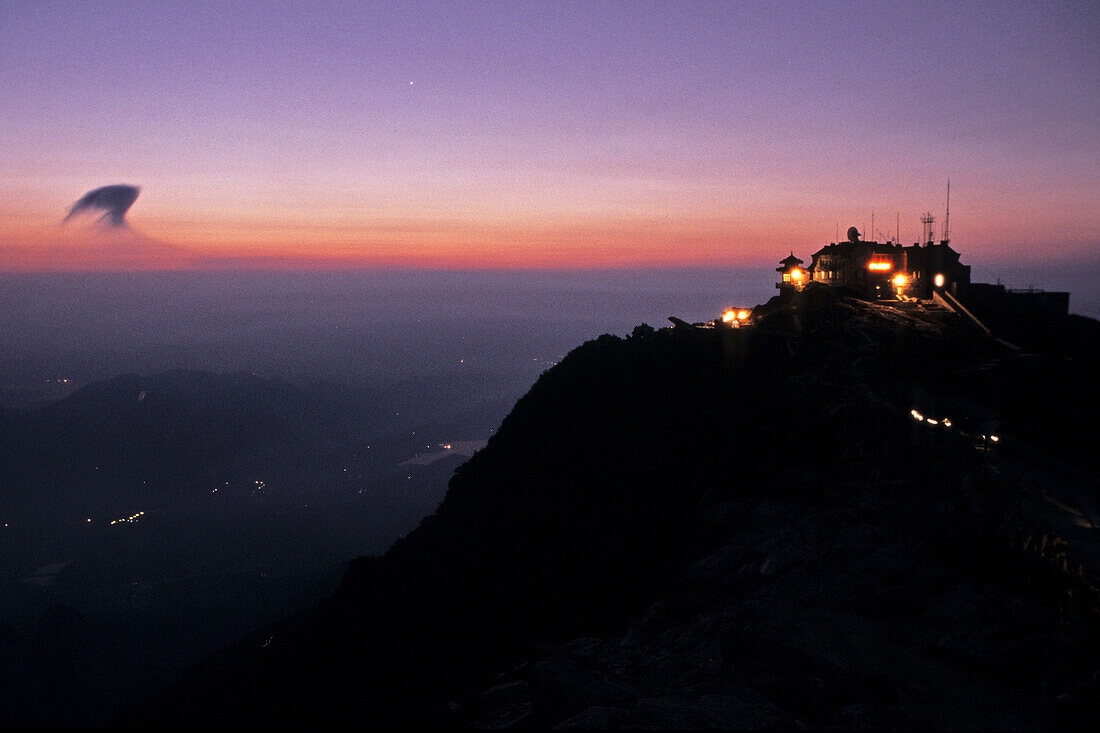 dawn, sunrise,  summit, Tai Shan, Shandong province, Taishan, Mount Tai, China, Asia, World Heritage, UNESCO