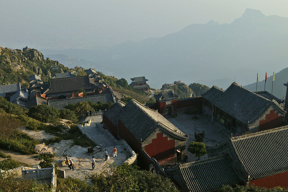 Azure Clouds Temple, dedicated to the daughter of the God of Mount Tai, Confucius Temple in the shade, Mount Tai, Tai Shan, Shandong province, World Heritage, UNESCO, China