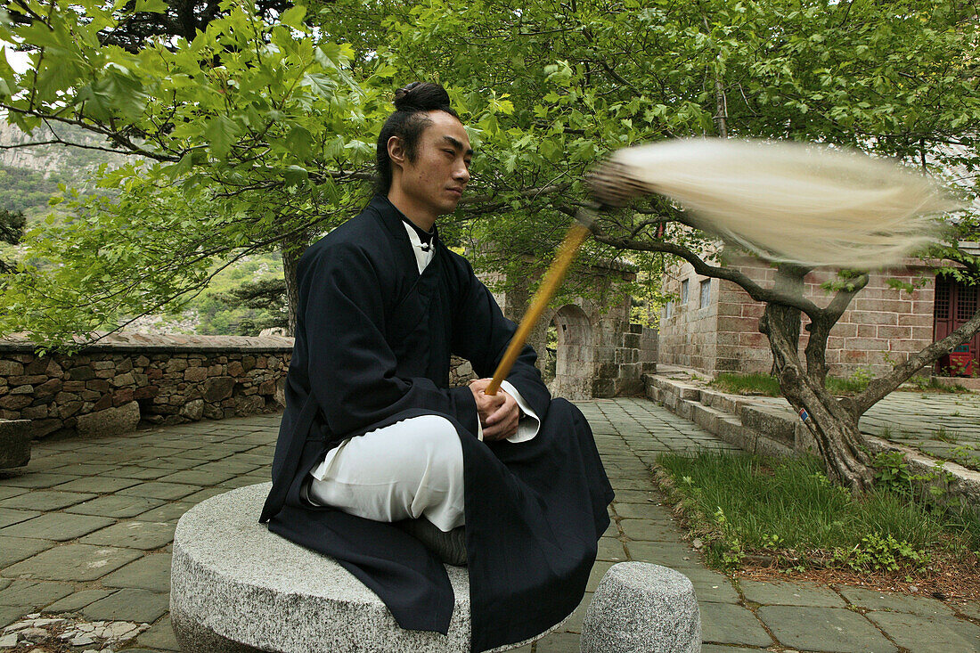 Taoist monk Zhang Qingren demonstrating Tai Chi, Hou Shi Wu Temple, Mount Tai, Tai Shan, Shandong province, World Heritage, UNESCO, China