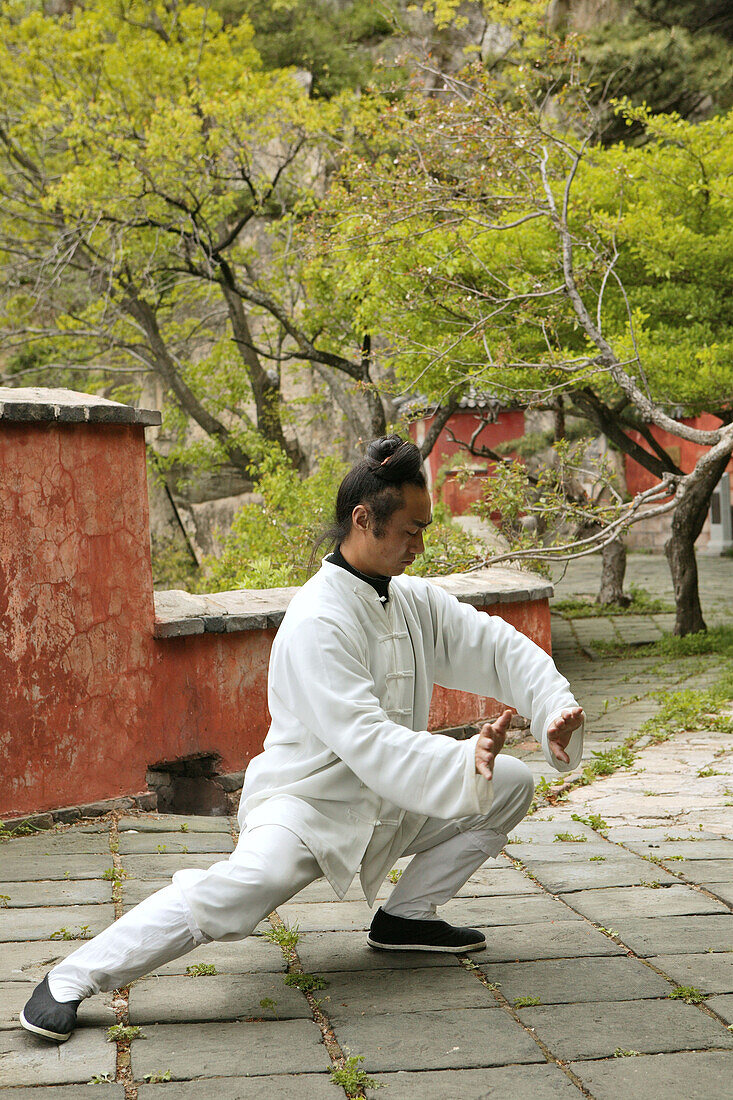 Taoist monk in Tai Chi pose, Tai Shan, Shandong province, Taishan, Mount Tai, World Heritage, UNESCO, China, Asia