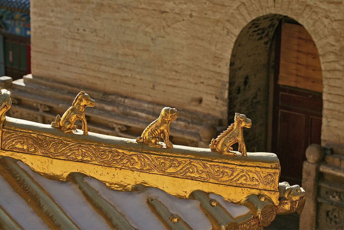 Roof of Copper Palace, made of bronze, symbolic animal decoration, Xian Tong Temple, Monastery, Wutai Shan, Five Terrace Mountain, Buddhist Centre, town of Taihuai, Shanxi province, China, Asia