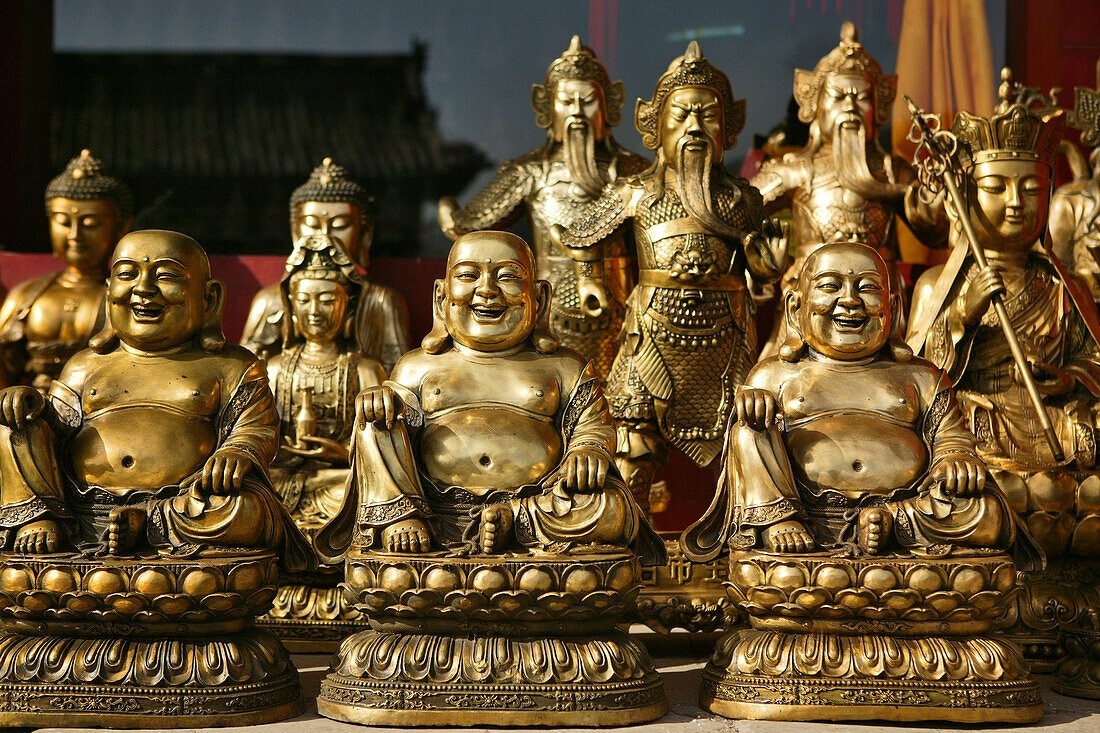 golden Buddha statues, shop in Taihuai, Wutai Shan, Five Terrace Mountain, Buddhist Centre, town of Taihuai, Shanxi province, China, Asia