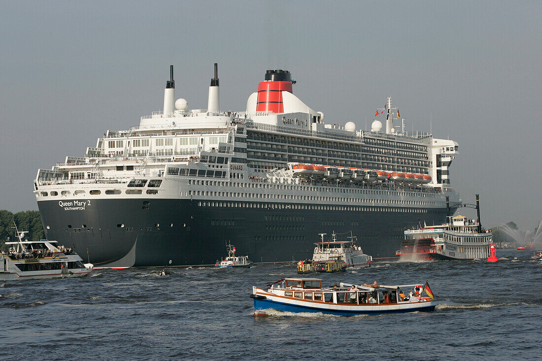 Queen Mary 2 - Harbour Hamburg,Hamburg Germany