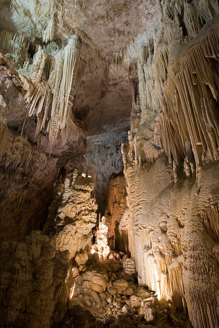 Stalagmiten und Stalagtiten, Jeita Grotte, Beirut, Libanon