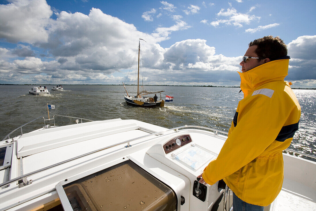 Hausboot Kapitän, Koevorde See, Crown Blue Royal Classic, Friesische Seen, Niederlande