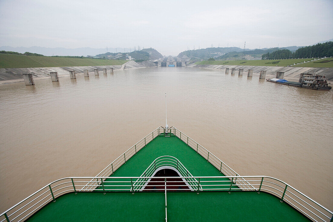 Schleuse des Drei Schluchten Damms, MV Victoria Queen, Victoria Cruises, Sandouping, Yichang, Xiling Gorge, Jangtze Fluß, China