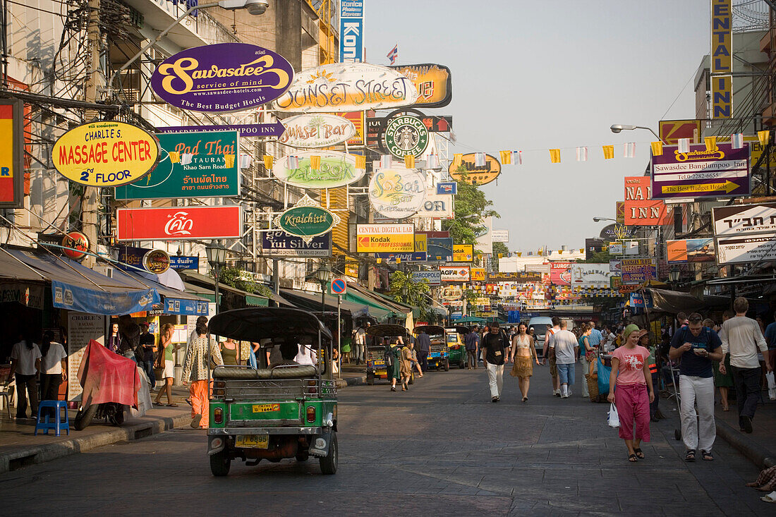 View along Th Khao San Road, Banglamphu, Bangkok, Thailand