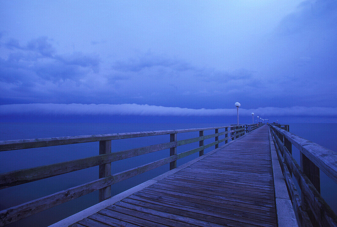 Seebrücke an der Ostsee, Dierhagen, Mecklenburg Vorpommern, Deutschland