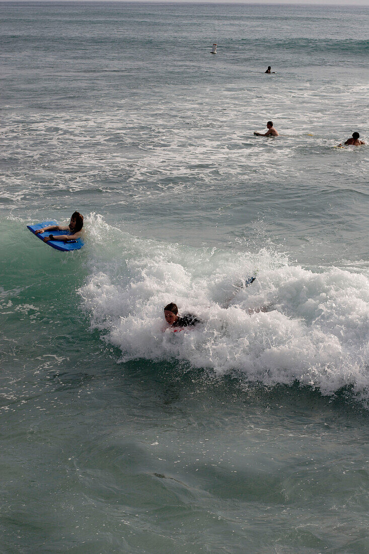 surfer, Waikiki Beach, Honolulu, Vereinigte Staaten von Amerika, U.S.A.