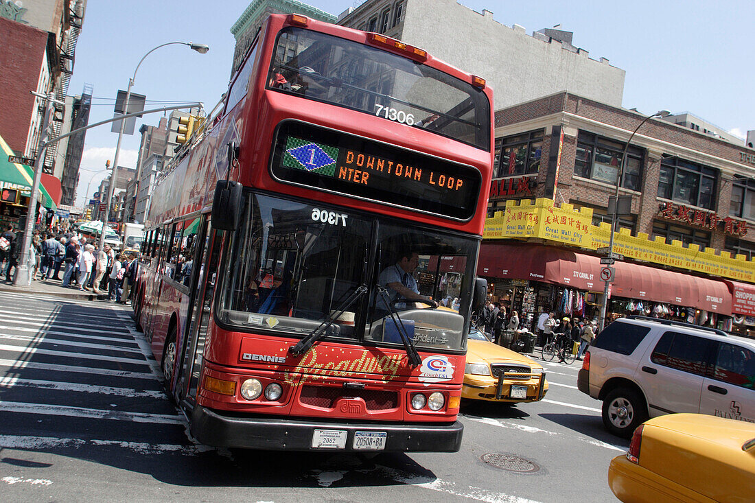 Touristen, Bus, Touristenbus, Canal Street, Little China, Manhattan, New York City, U.S.A., Vereinigte Staaten von Amerika