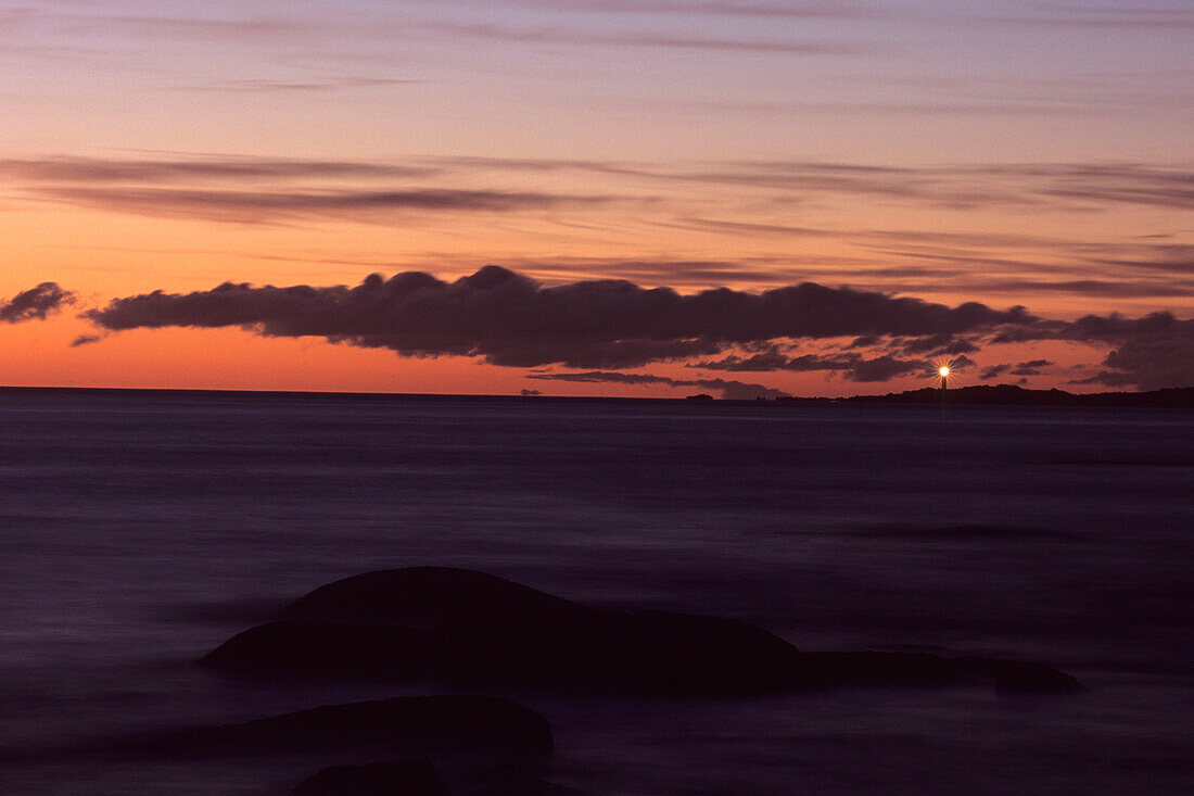 Crack of Dawn and Eddystone Point Lighthouse, Bay of Fires Walk, Tasmania, Australia