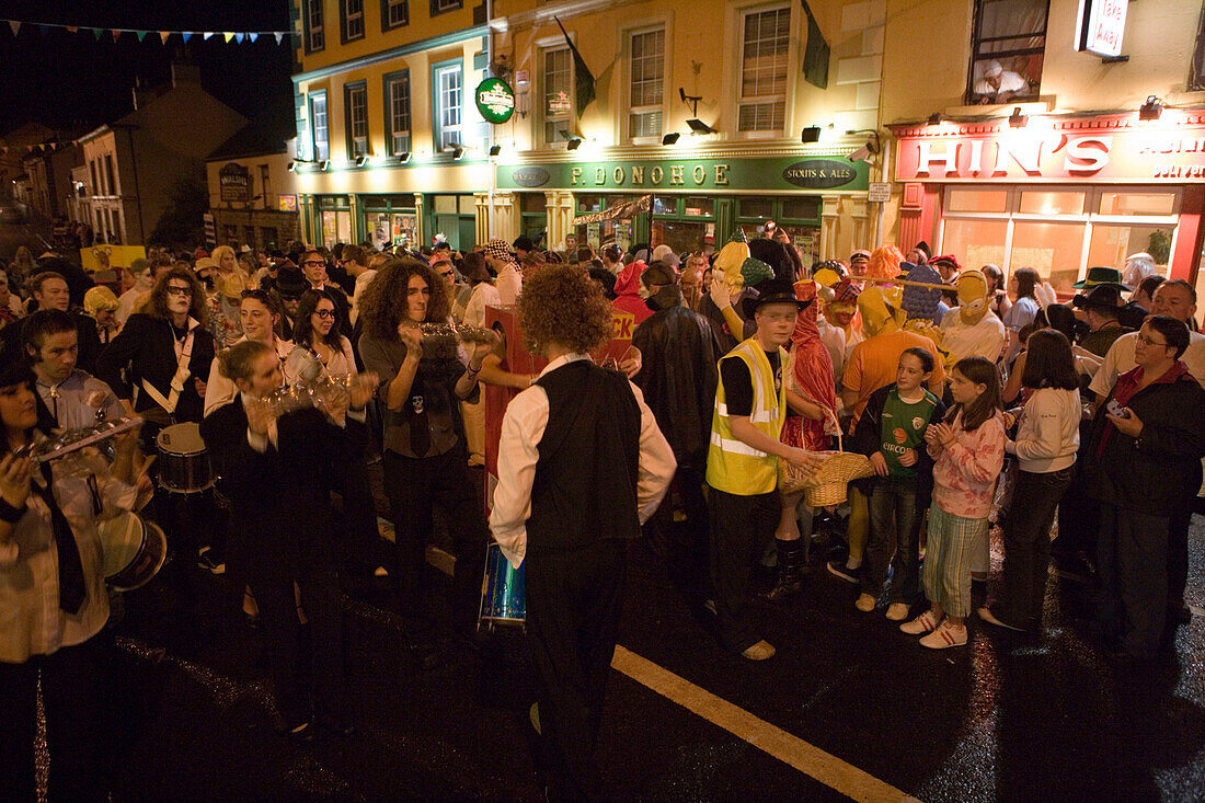 Verkleidungsparty, Festival-of-the-Erne, Belturbet, County Cavan, Ireland