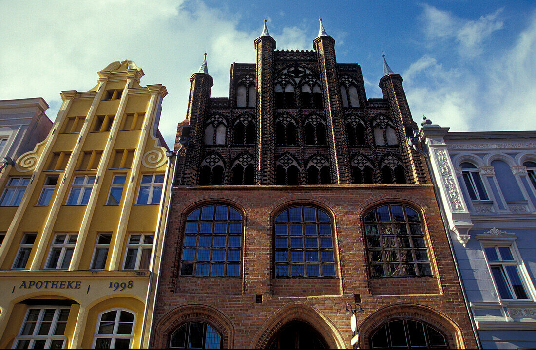 Stralsund market square with Wulflamhaus, Mecklenburg-Pomerania, Germany, Europe