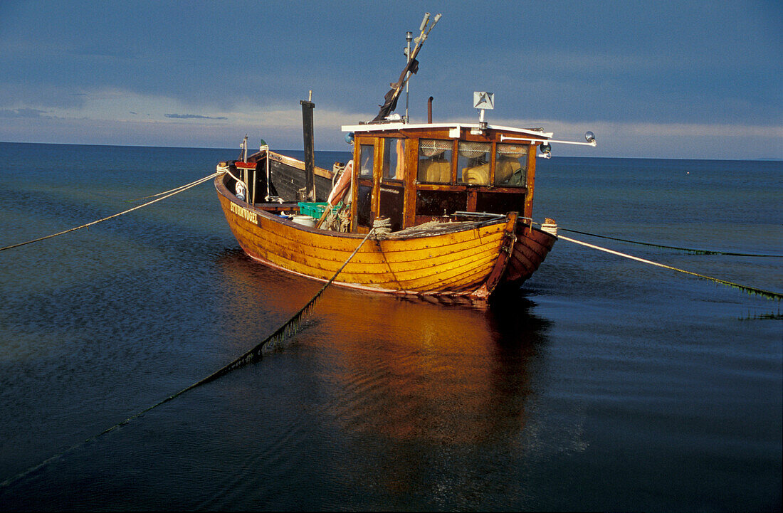 Fishing boat on the Baltic sea near Ahlbeck, Usedom, Mecklenburg-Pomerania, Germany, Europe