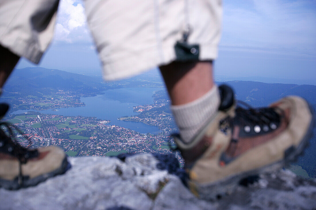 Nahaufnahme von Wanderschuhe am Wallberg, Tegernsee, Bayern, Deutschland