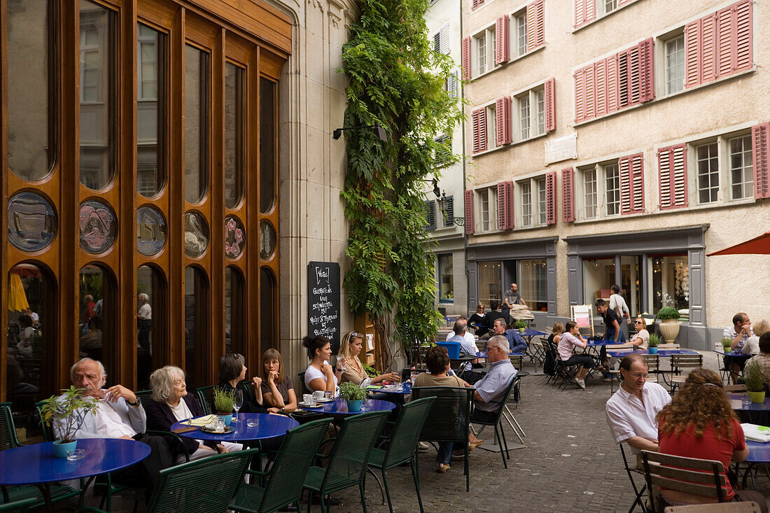 Guest sitting in a pavement cafe, Neumarkt, Zurich, Canton Zurich, Switzerland