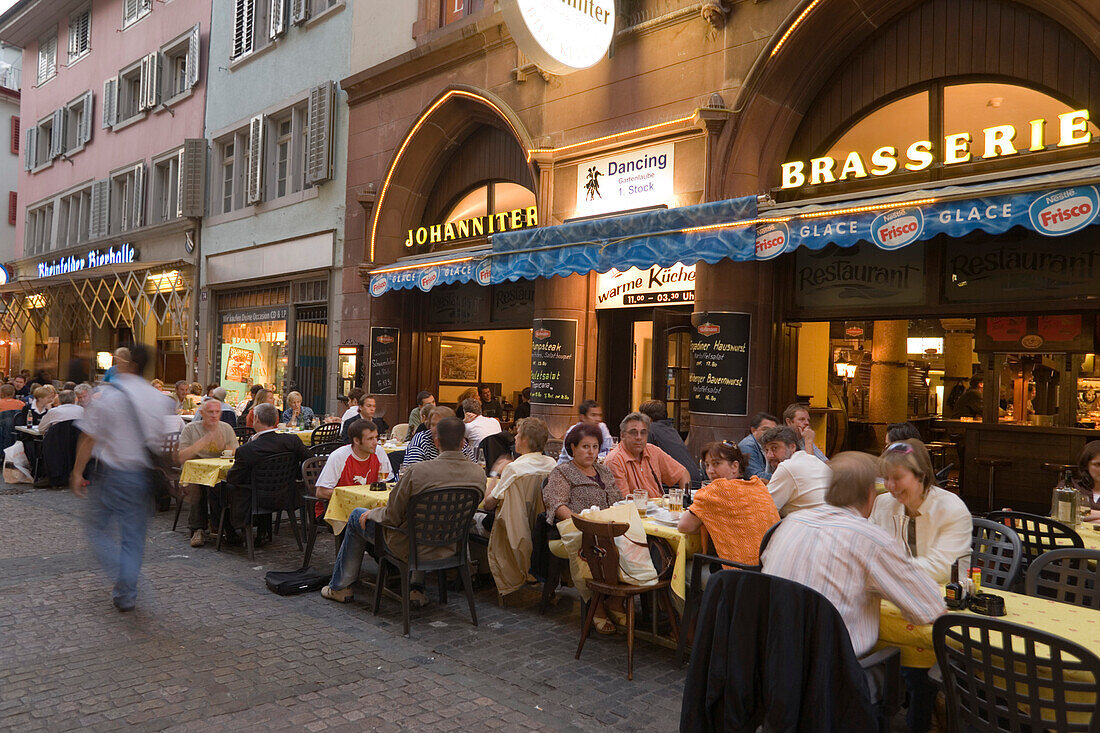 Guest sitting in the outdoor are of the restaurant Johanniter, Niederdorfstrasse, Zurich, Canton Zurich, Switzerland