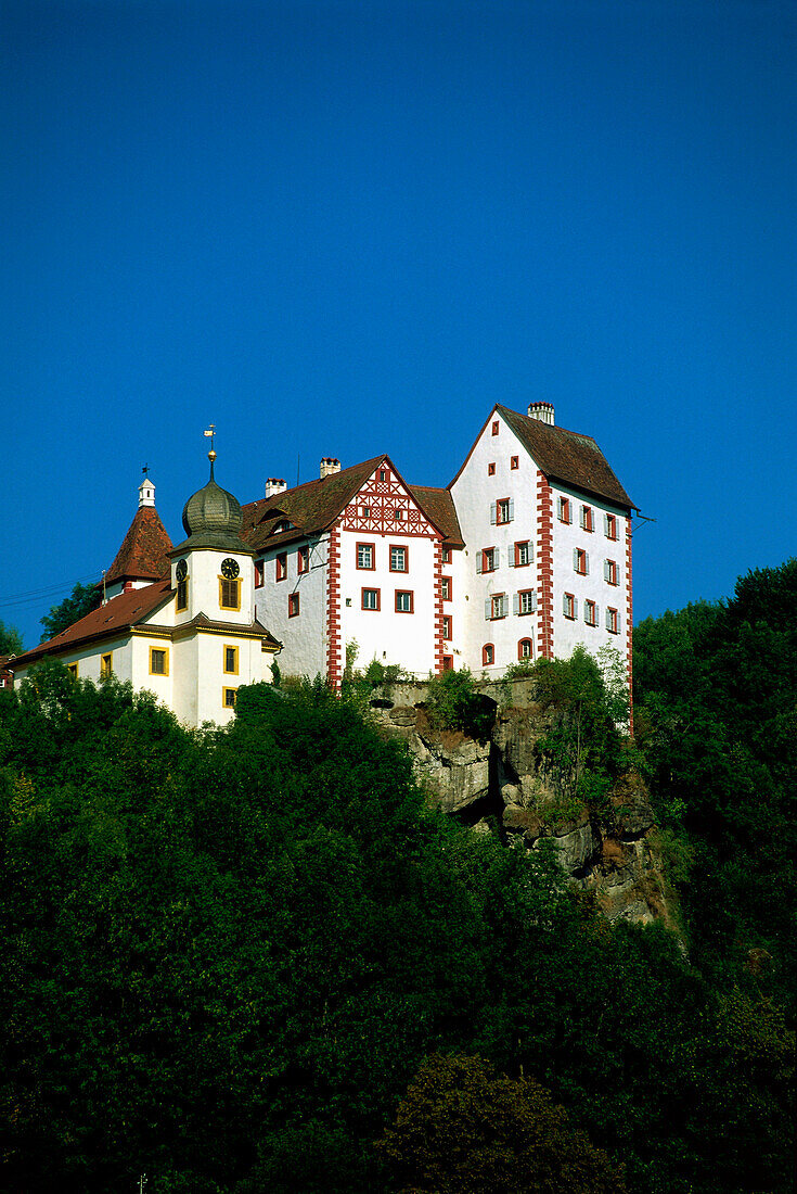 View of Castle Egloffstein, Egloffstein, Franconian Switzerland, Franconia, Bavaria, Germany