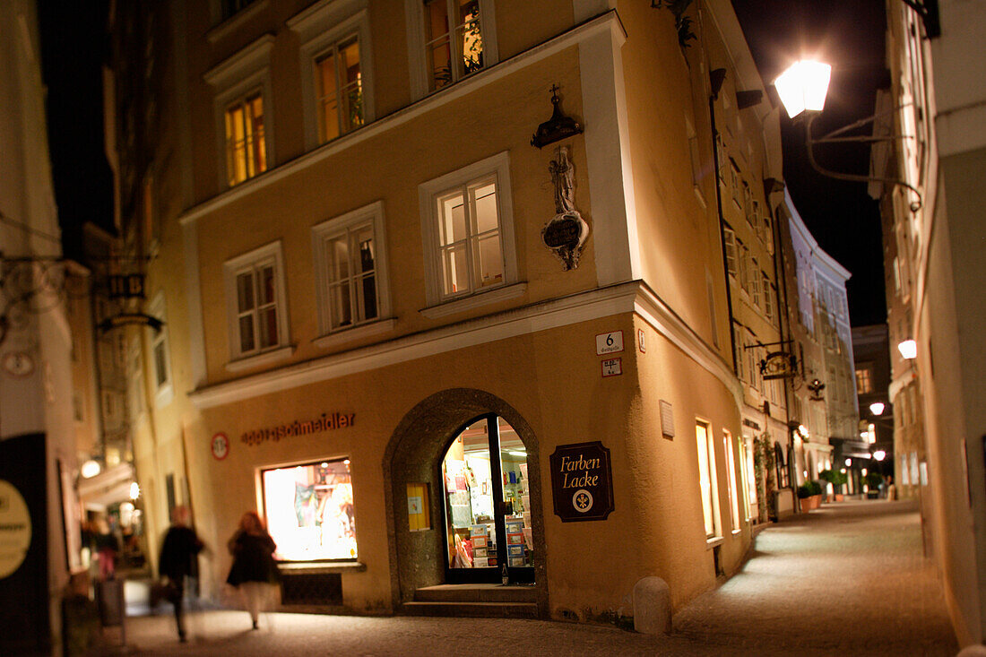Salzburger Altstadt bei Nacht, Ecke Goldgasse, Salzburg, Salzburger Land, Österreich