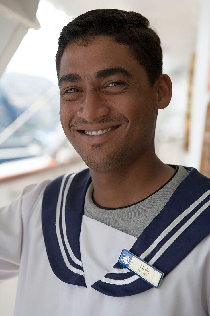 Ein Matrose von der Star Flyer, Star Clippers Star Flyer Segelschiff, Dikili, Türkei