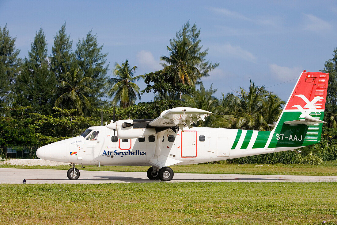 Flugzeug, Twin Otter DHC-6, Air Seychelles, Flughafen Praslin, Praslin Island, Seychellen