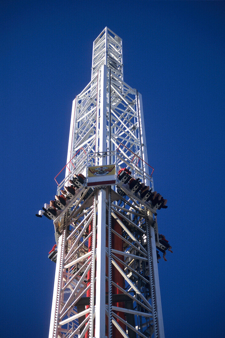 Big Shot Amusement Ride atop Stratosphere Tower, Las Vegas, Nevada, USA