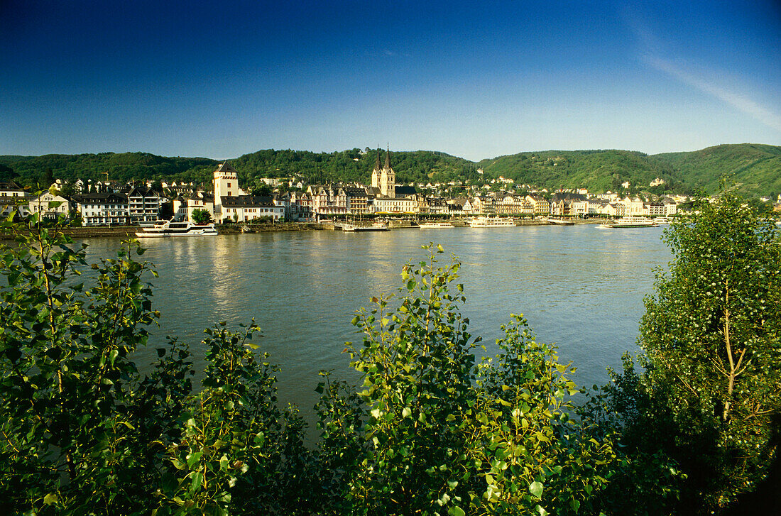 Blick über den Rhein auf Boppard, Rheinland-Pfalz, Deutschland