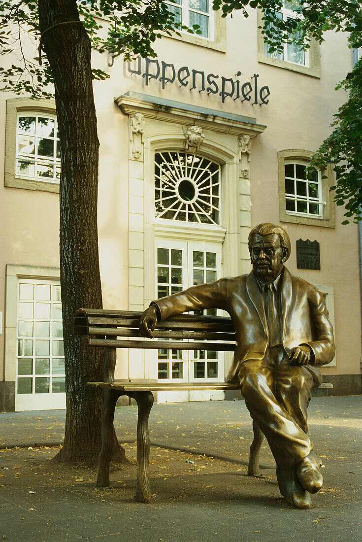 Willi-Millowitsch monument in front of Hanneschen Theatre, Old Town, Cologne, North Rhine-Wetsphalia, Germany